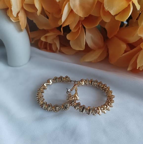 Chunky Spiral Hoops - Picture 13 of 17